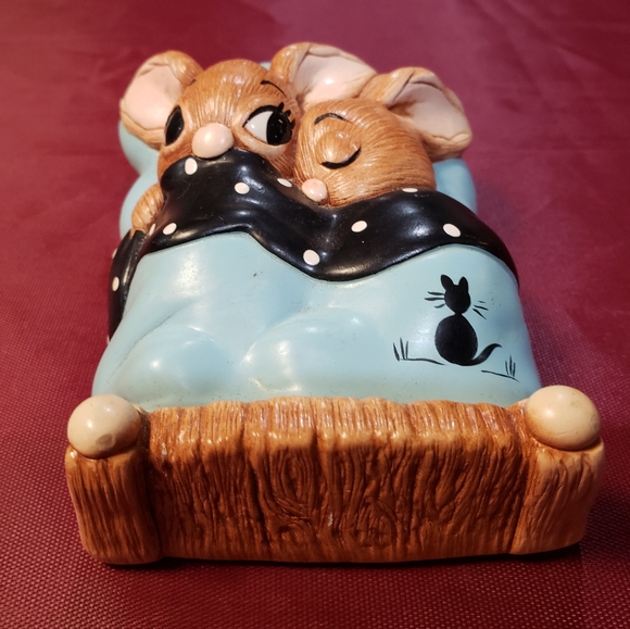 Vintage Twin Pendelfin Rabbits - Picture 2 of 4
